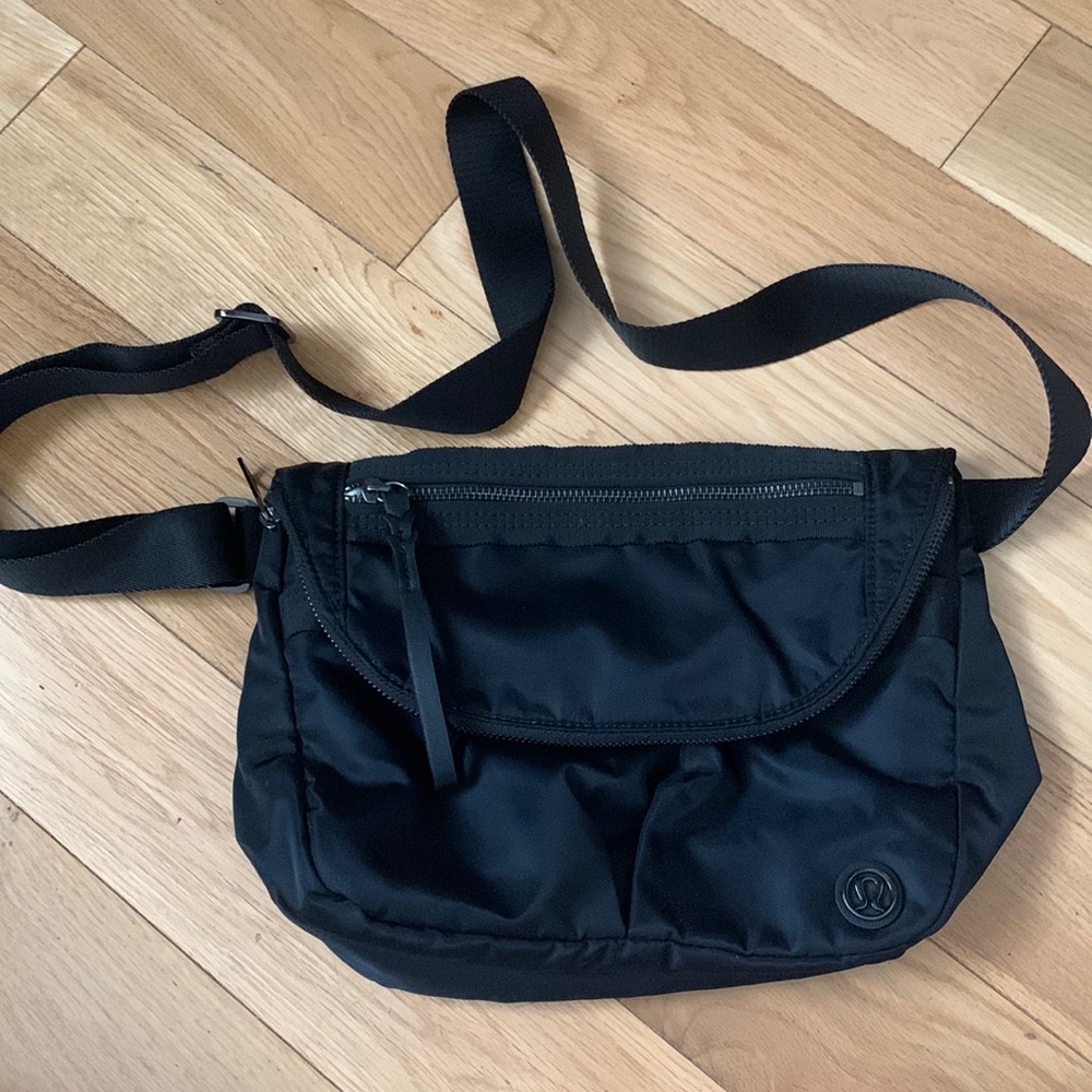 Lululemon Festival Bag Black Crossbody